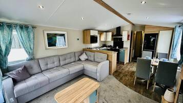 Chalet | Living area | Fireplace