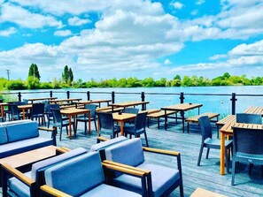 Chalet | Outdoor dining - Heaven Home at the Heart of Southeast Coast (Chichester)