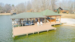 Exterior - Huge Lakefront Home with private hot tub, dock, and pickle-ball court (Mineral)