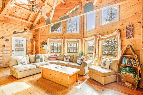Huge Lakefront Home with private hot tub, dock, and pickle-ball court 