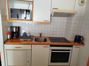 Køleskab, mikrobølgeovn, ovn, opvaskemaskine