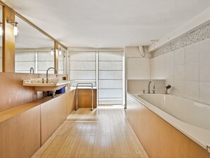 Shower, towels