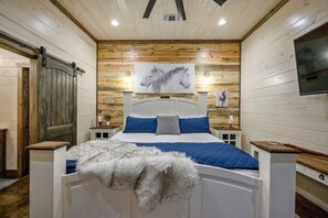 6 bedrooms, iron/ironing board, free WiFi, bed sheets - Creekside 6BR Retreat w/ UTV Trails & Hot Tub & Pet-Friendly (Broken Bow)
