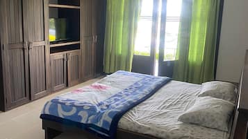 5 bedrooms, individually decorated, individually furnished, WiFi