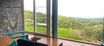 Beautiful and cozy apartment, 5kms - approx.10 mins - from downtown Santa Elena
