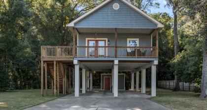 Beautiful 3 bedroom home close to FSU/FAMU/Airport-SLEEPS 12