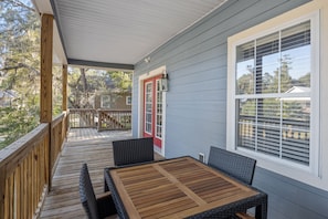 Outdoor dining - Beautiful 3 bedroom home close to FSU/FAMU/Airport-SLEEPS 12 (Tallahassee)
