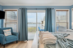 3 bedrooms, iron/ironing board, WiFi, bed sheets - 20 Turtle Bay! 30 Night Minimum Stay - River View, Community Pool & Dock (Folly Beach)