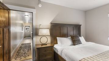 Apartment | 1 bedroom, iron/ironing board, travel cot, free WiFi