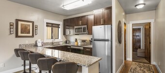 The Yellowstone Hideaway Unit A