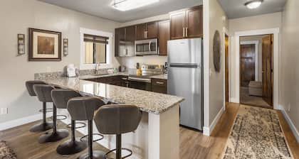 The Yellowstone Hideaway Unit A