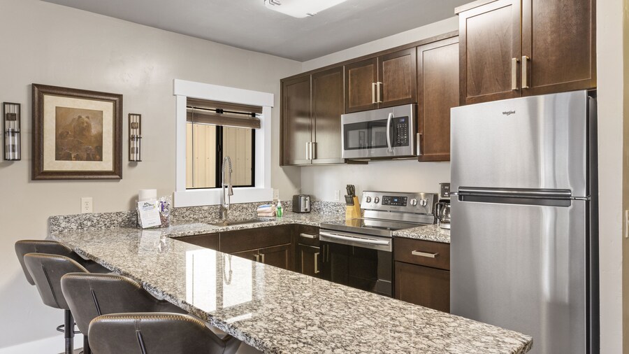 The Yellowstone Hideaway Unit A