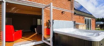 Unique 5BD Farm House Perfect for Relaxing