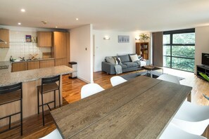 TV - Superfast Broadband 2BD City Flat Farringdon (Greater London)