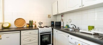 Bright and Cosy Studio Close to Central London