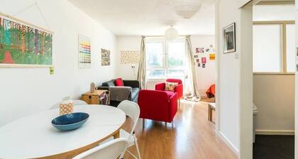 Bright and Cosy Studio Close to Central London