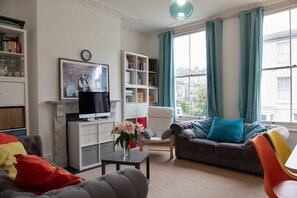 Living area - Beautiful 3BD Flat in Archway London (Greater London)
