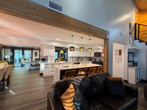 Smart TV, fireplace, DVD player, table football - Honeycomb Pines/Flagstaff AZ/4 Bed/3Bath/1hr Grand Canyon (Flagstaff)
