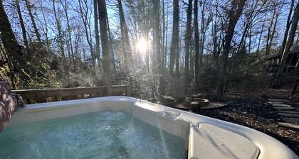 Cozy Cabin - Hot Tub! 1 Mile From Downtown Helen