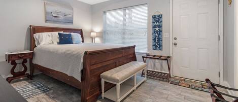 3 bedrooms, desk, iron/ironing board, WiFi