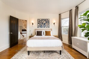 办公桌、熨斗/熨衣板、旅行婴儿床、免费 WiFi