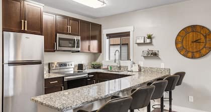 The Yellowstone Hideaway Unit B