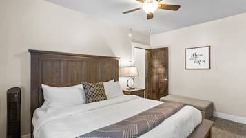 أغطية فراش متميزة وألحفة محشوة بالريش ومكواة/لوح كي وواي فاي مجانًا