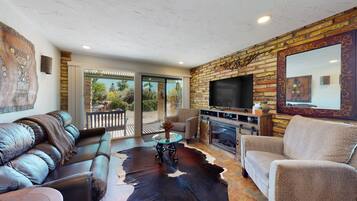 TV, fireplace