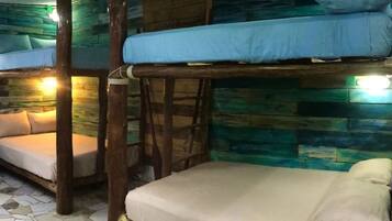 1 bedroom, desk, free WiFi, bed sheets