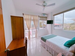 1 makuuhuone, tallelokero huoneessa, Wi-Fi, vuodevaatteet