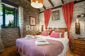6 habitaciones, tabla de planchar con plancha y wifi gratis