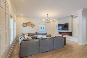 TV, fireplace, video games, table tennis