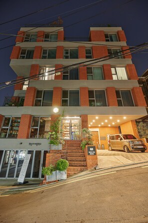 Exterior - La Loge (Seoul)