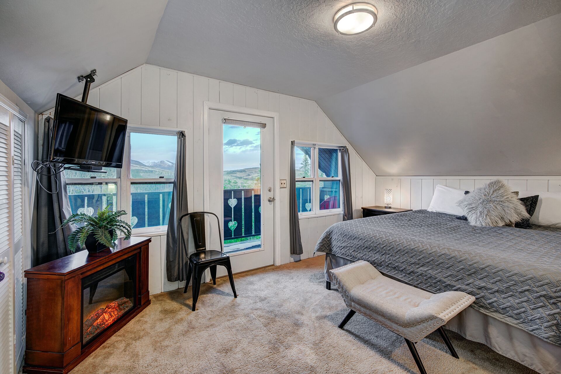 3 bedrooms, desk, iron/ironing board, WiFi