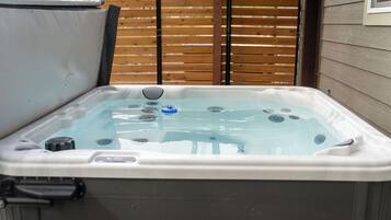 Bañera de hidromasaje exterior