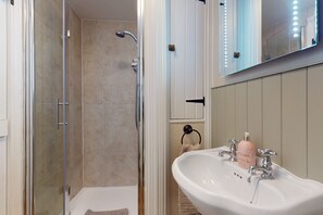 Bathroom - The Barn in Timberscombe (Timberscombe)