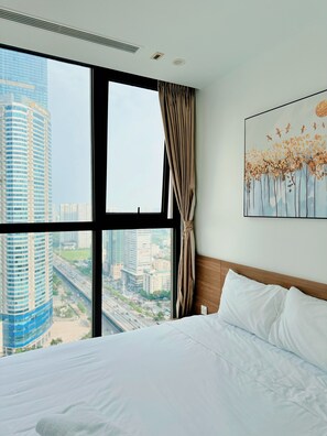 Apartemen Deluks, 3 kamar tidur | Seprai antialergi, selimut bulu angsa, dan busa memori