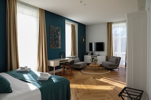 Premium bedding, minibar, in-room safe, desk - Hôtel Séquoias (Ruy-Montceau)