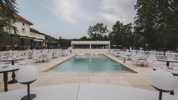 Seasonal outdoor pool