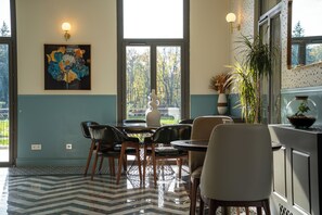 Reception - Hôtel Séquoias (Ruy-Montceau)