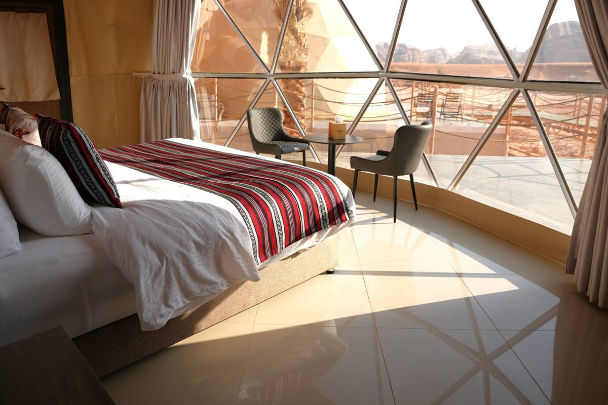 Martian Double Room | Minibar (some free items), desk, blackout drapes, soundproofing