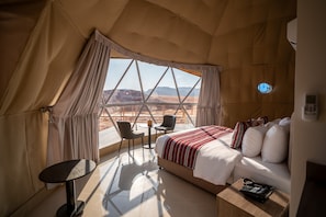 Martian Double Room | Free minibar items, desk, blackout curtains, soundproofing - Valley Resort (Wadi Rum)