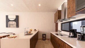 Private kitchen - Spectacular House with private pool and garage (Mérida)