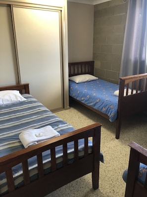 2 bedrooms, iron/ironing board, bed sheets