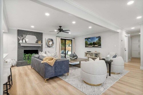 Sunny Escape Complete Reno W/Pool