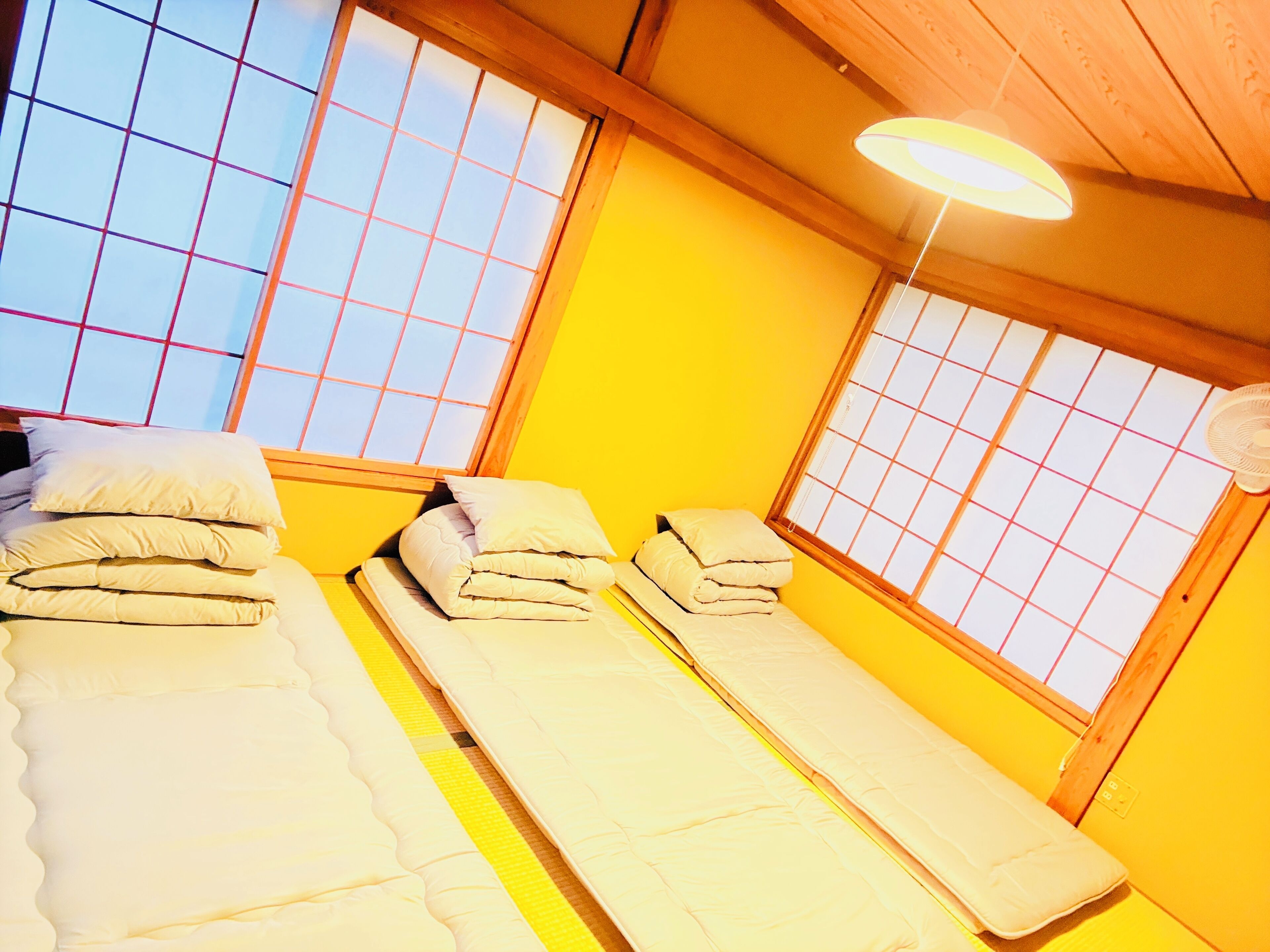 Basic Triple Room | Bed sheets