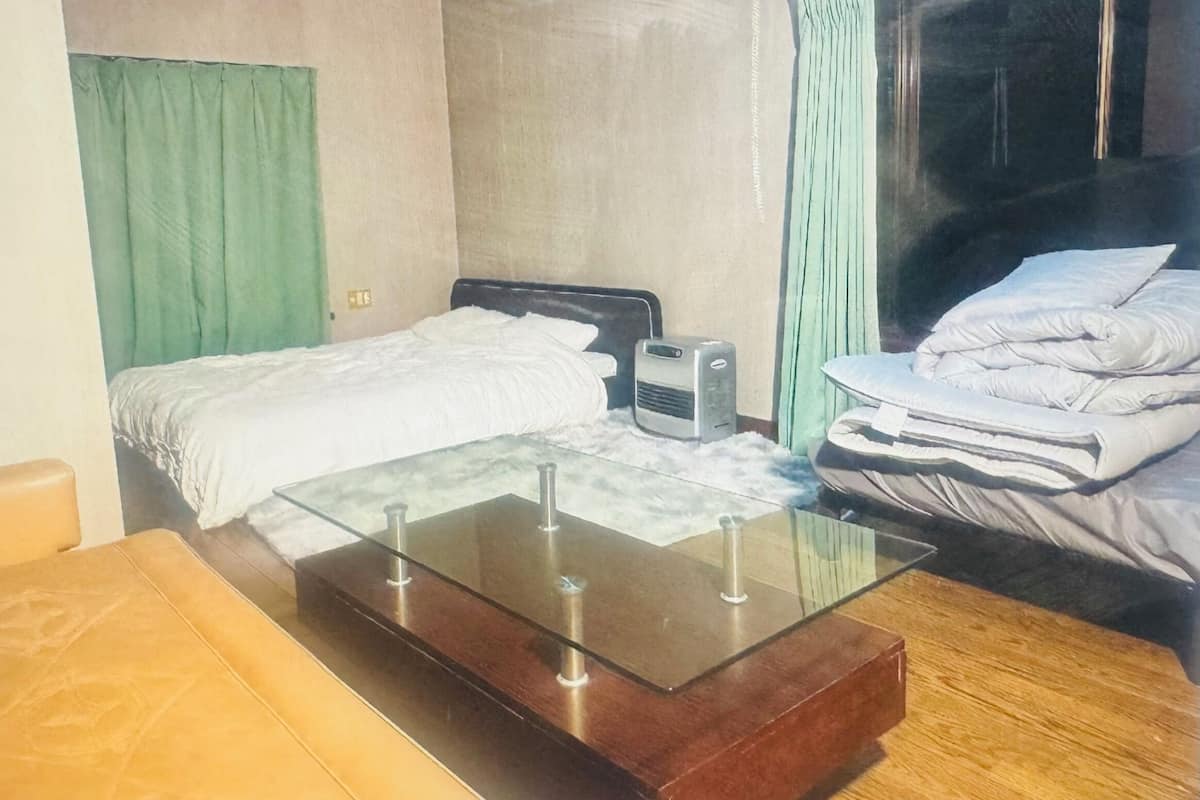 Business-værelse med dobbeltseng eller 2 enkeltsenge | Sengetøj