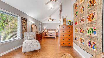 2 bedrooms, internet, bed sheets