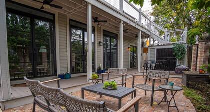 Exquisite Studio Guesthouse Near Downtown s Core