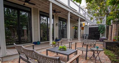 Exquisite Studio Guesthouse Near Downtown s Core